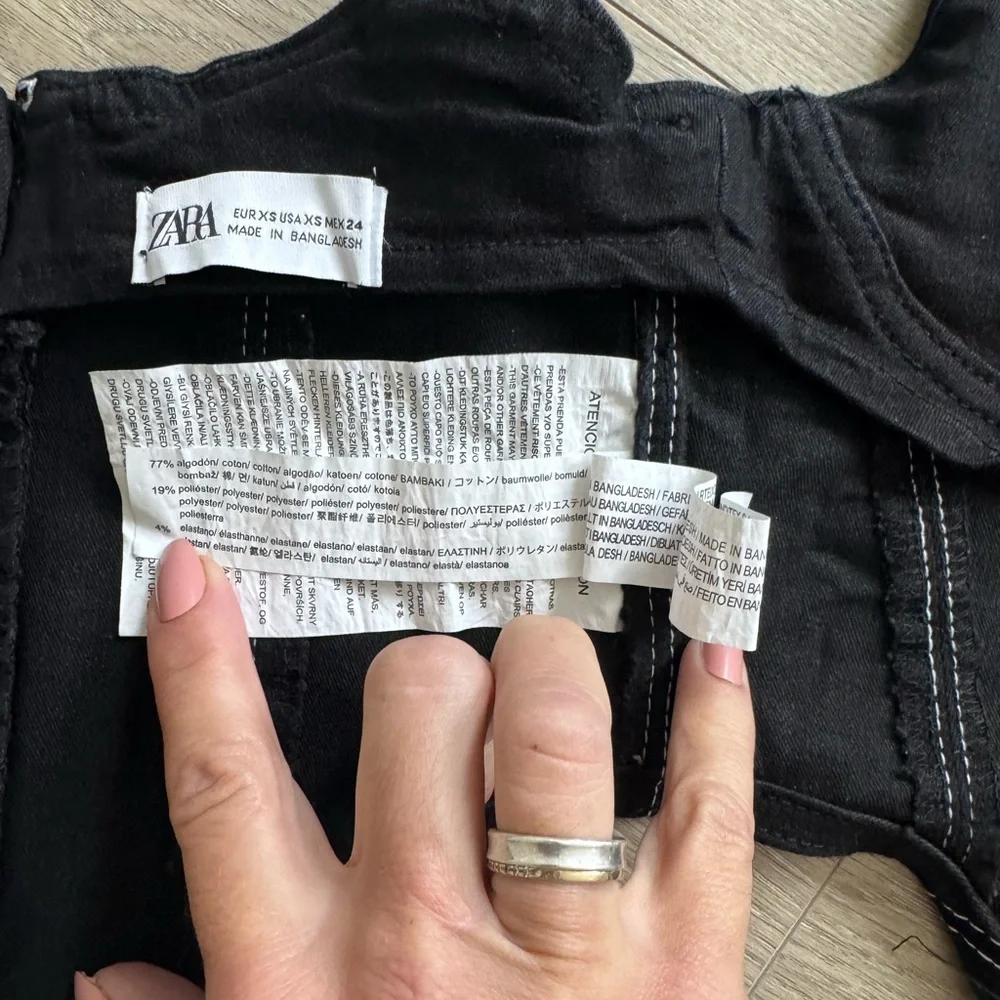 Zara Black Top with White Stitching - Picture 16 of 16